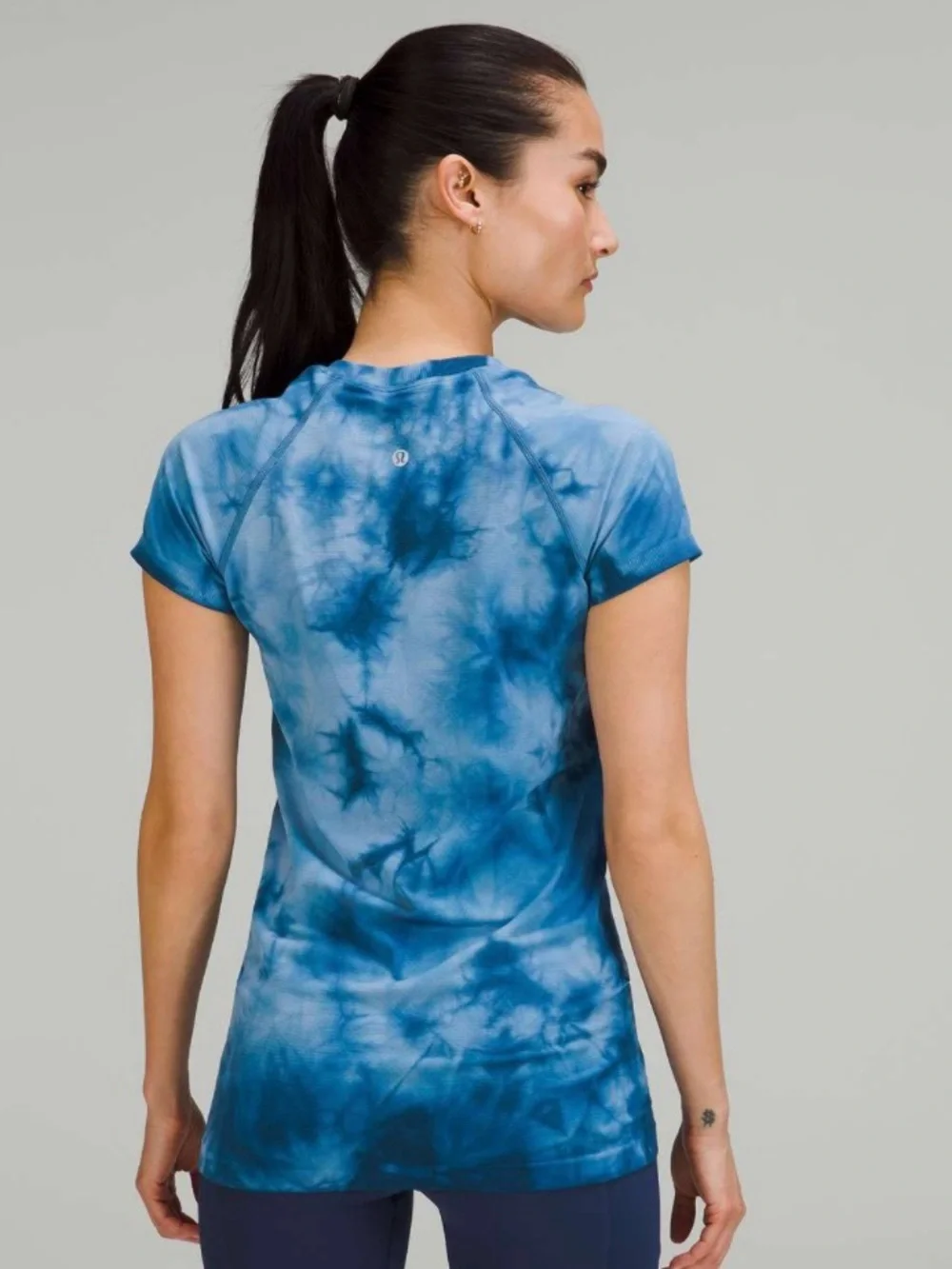 lululemon athletica Blue Tie-Dye Short Sleeve Crew Tee